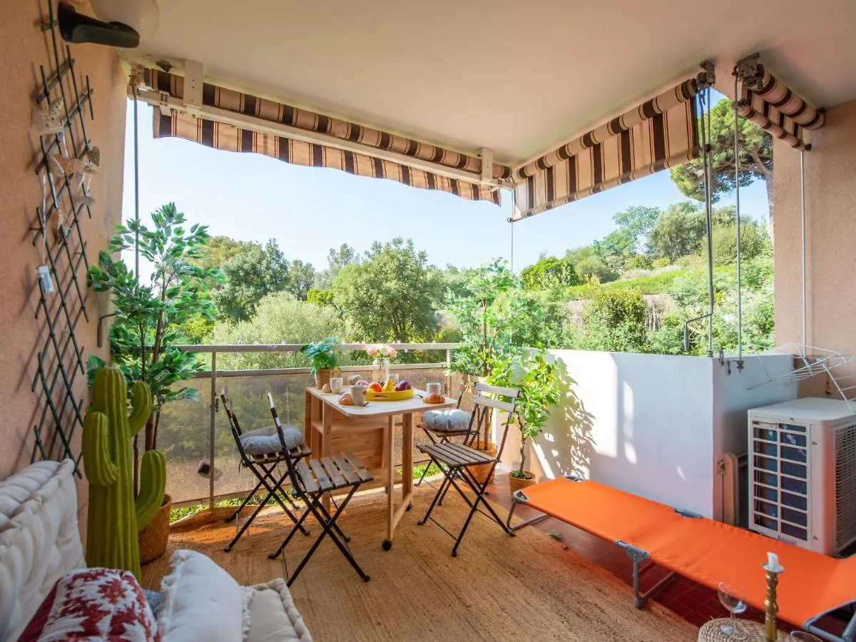 Studio De Cavalaire By Interhome contacts